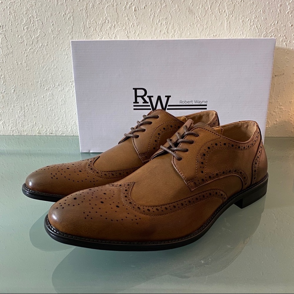 Robert Wayne Men’s Wingtip Oxfords